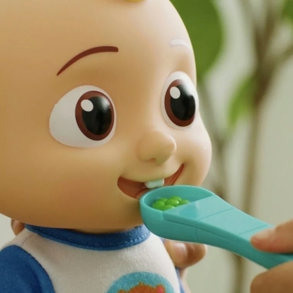 COCOMELON Official Deluxe Interactive JJ Doll With Sounds - Picture 6 of 8